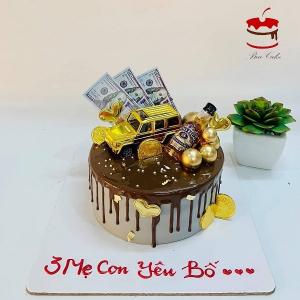 Bánh Kem Socola Trang Trí Hình Chai Rượu Và Ô Tô - MK127